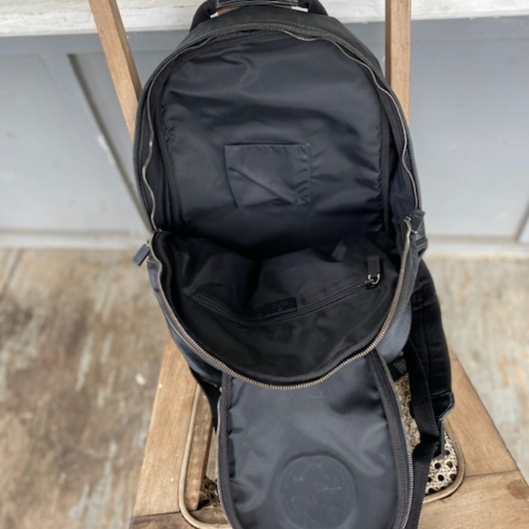 Men's Black Gucci Interlocking Backpack - Picture 3 of 6